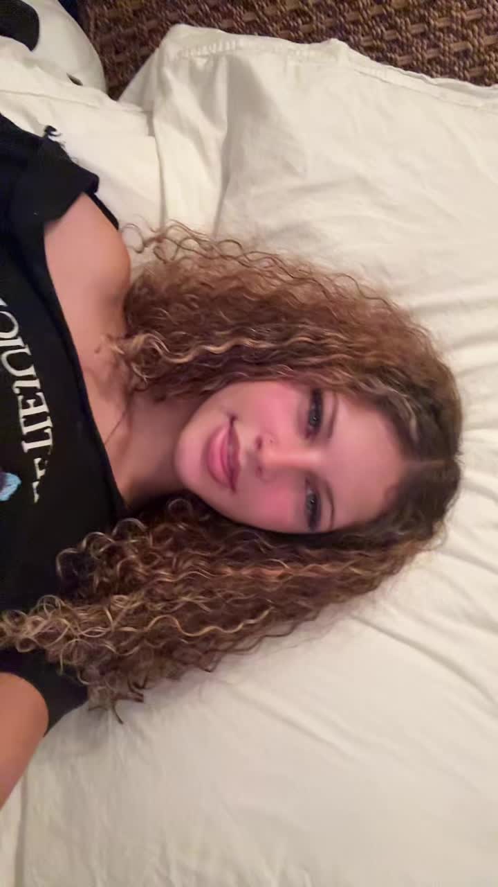 @AnnaliseAcevedo