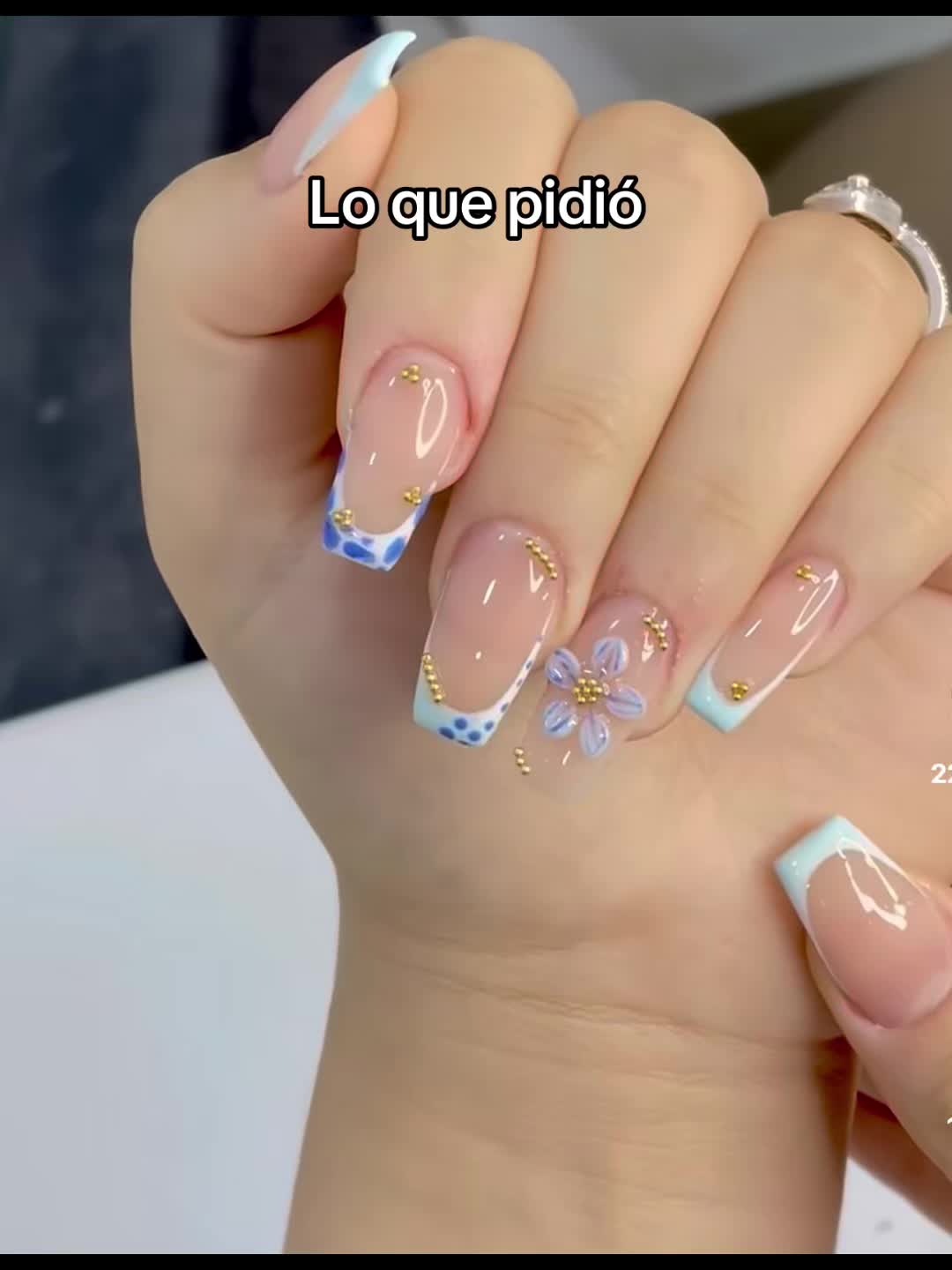 @Larissa.