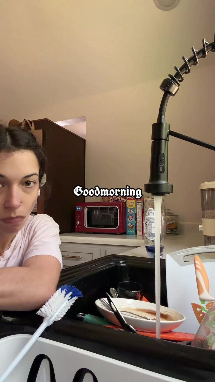 @livinfast