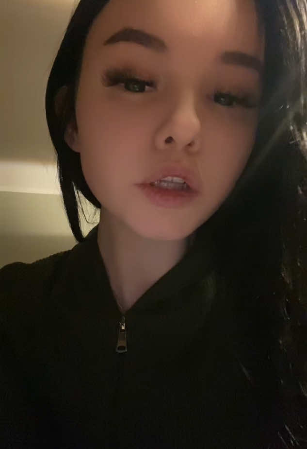 @__Anikawee_