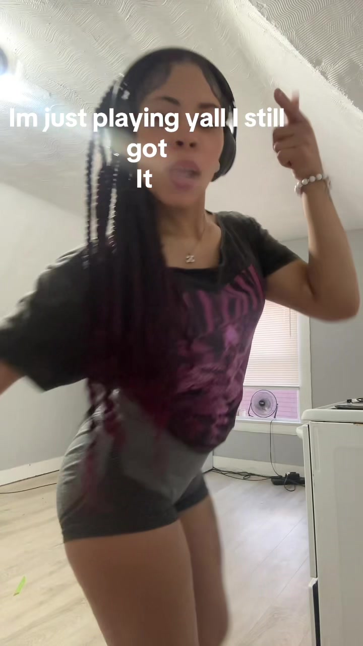 @GlossyAaaaa