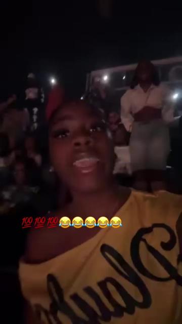 @👩🏾&zwj;❤️&zwj;💋&zwj;👩🏽