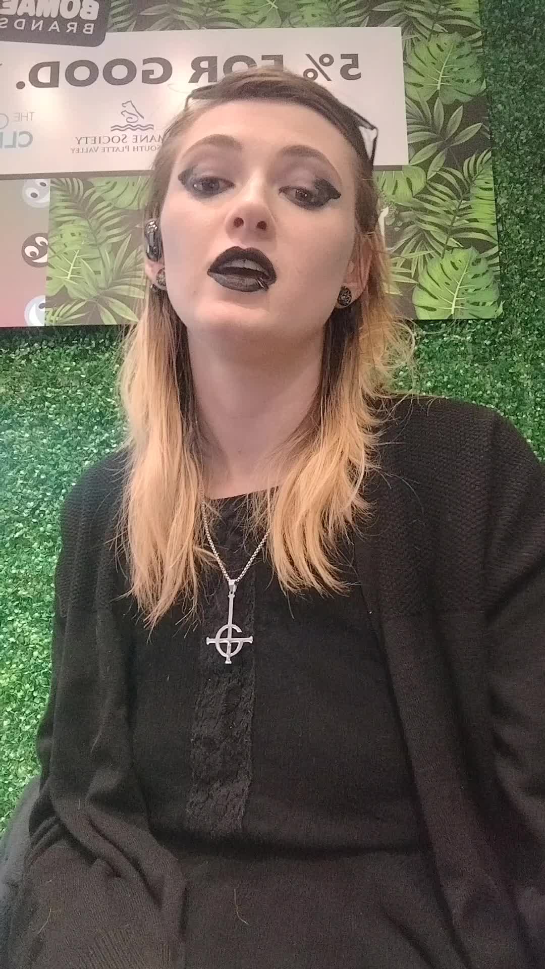 @Goth Mortician