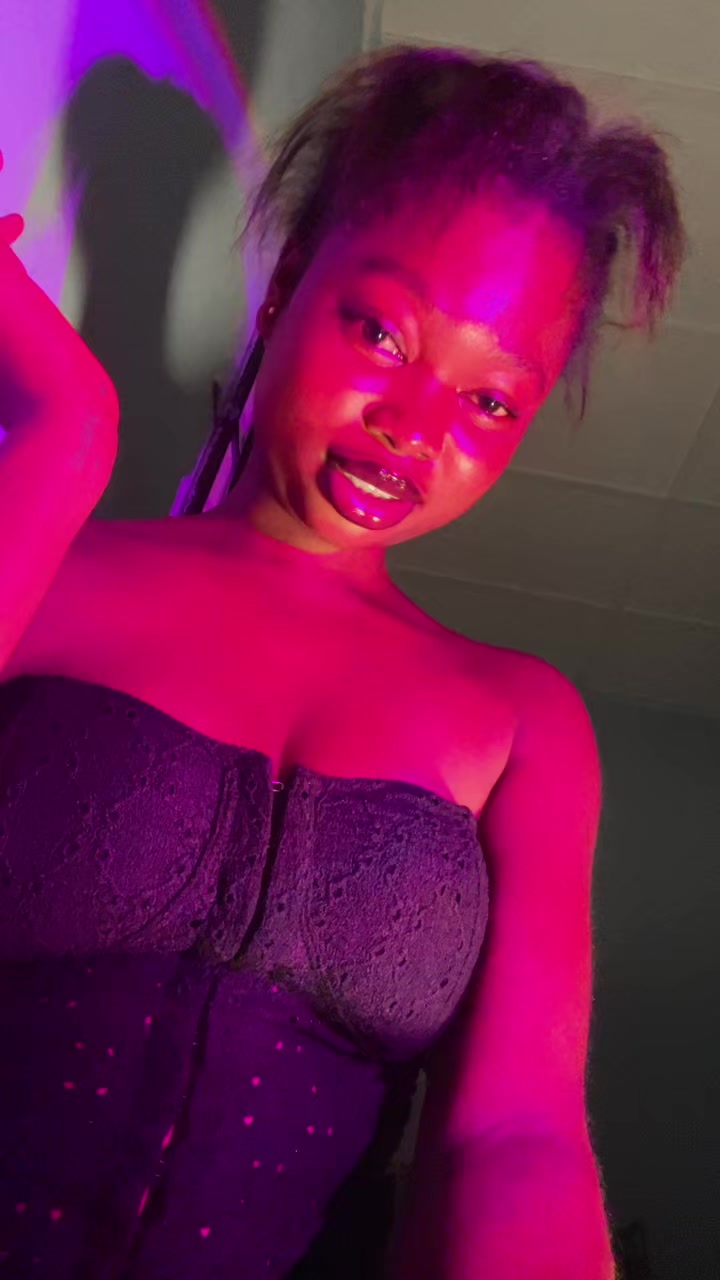 @🥀🌸 Vickky 🥹❤️