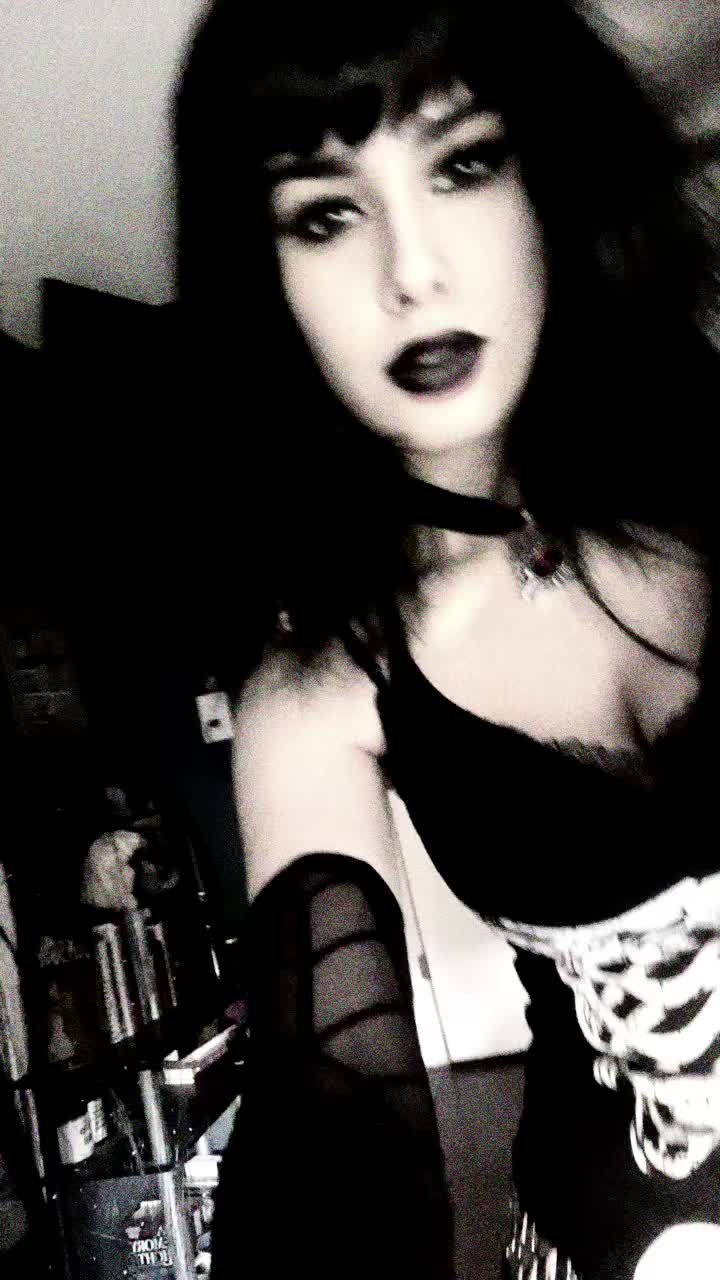 @Maria🦇