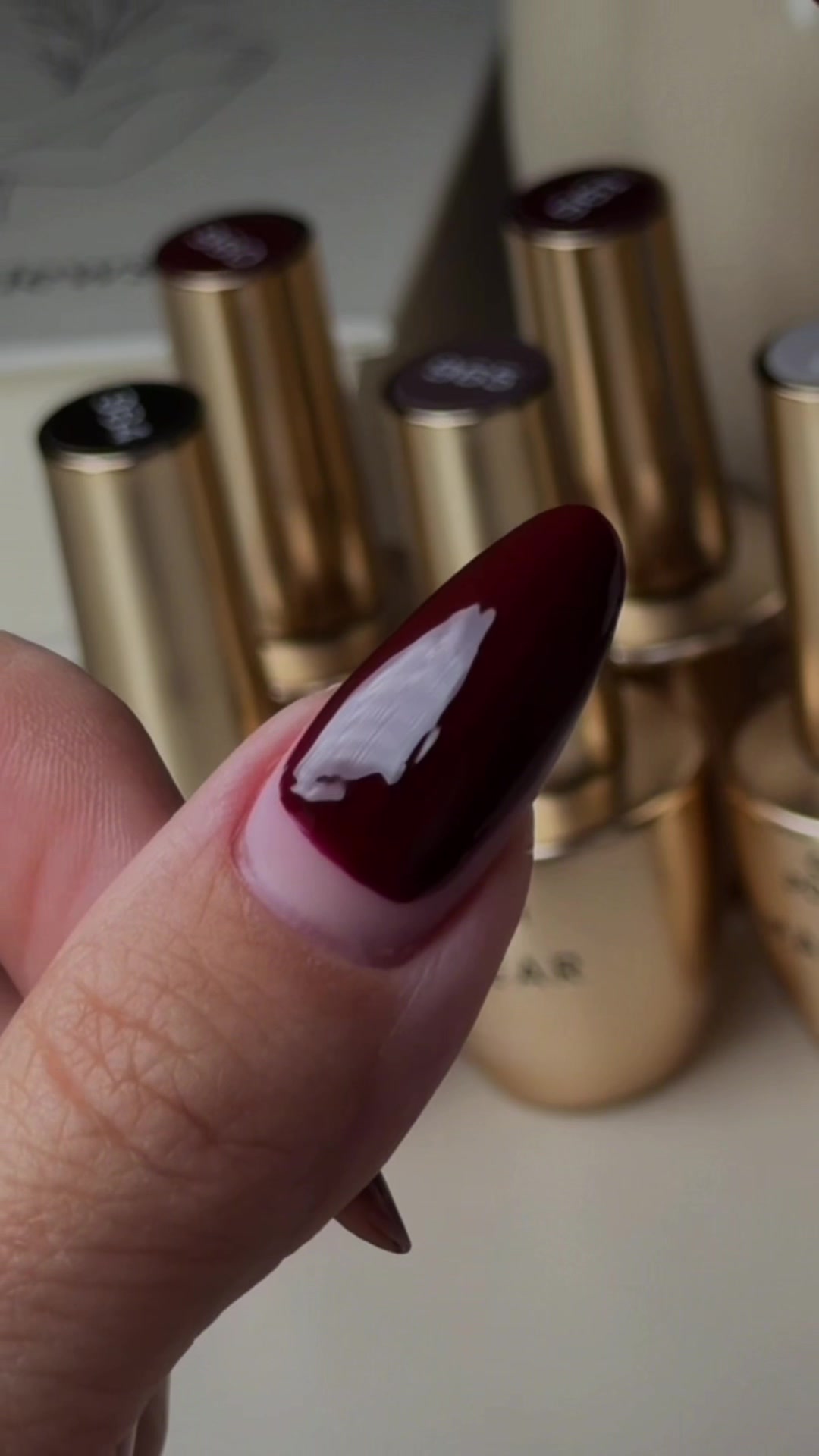 @zuk_nails