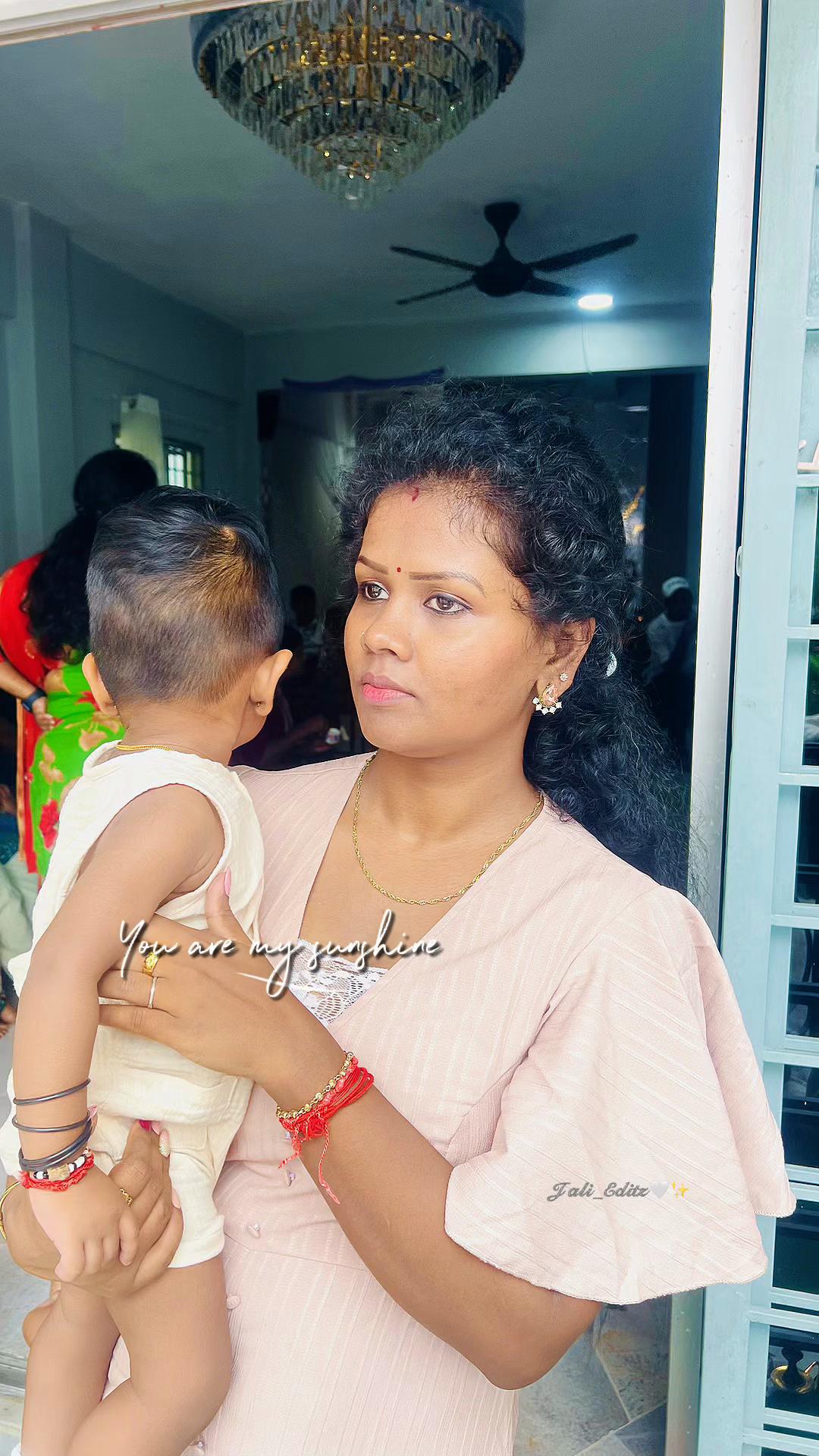 @யாழினி