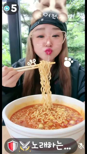 @💘🧚&zwj;♀️윙크하는여전사🧚&zwj;♀️💘