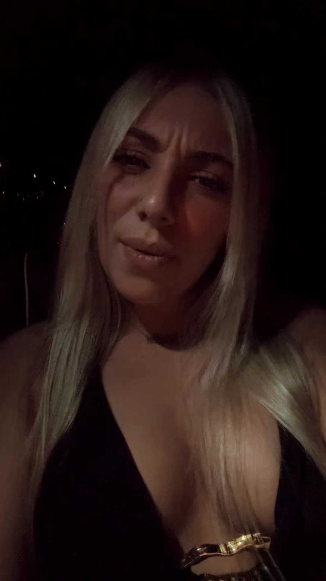 @bella