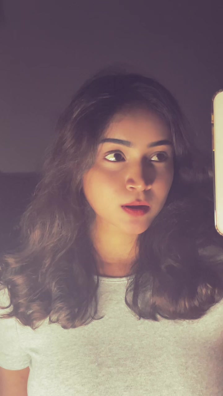 @Hiru_abedeera👑