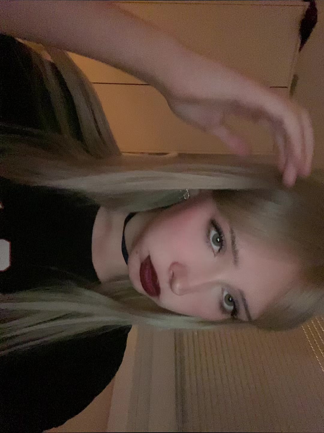 @👅