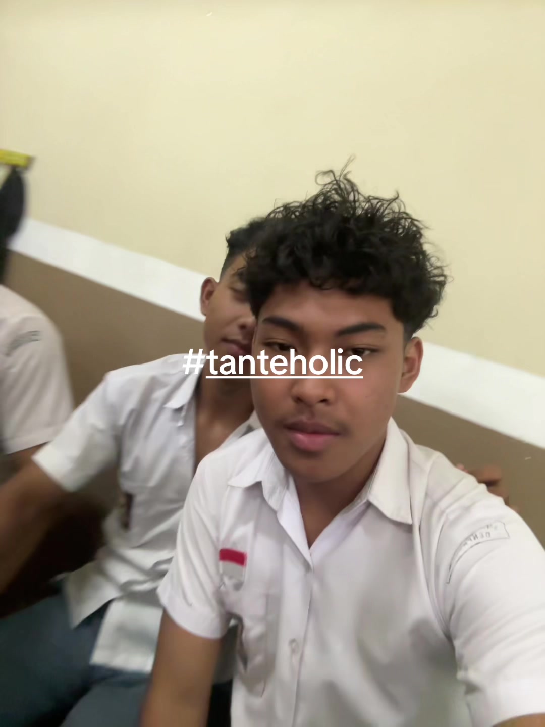 @-_-