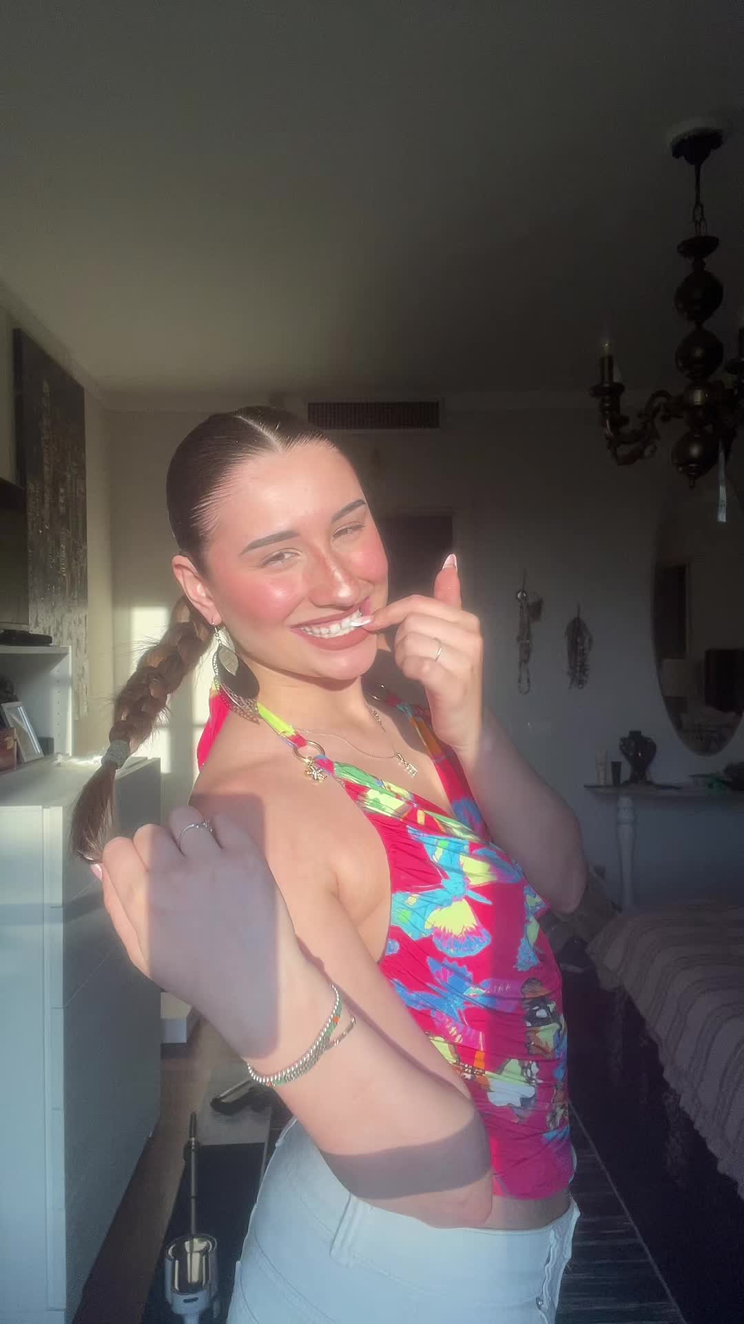 @hell.ly77