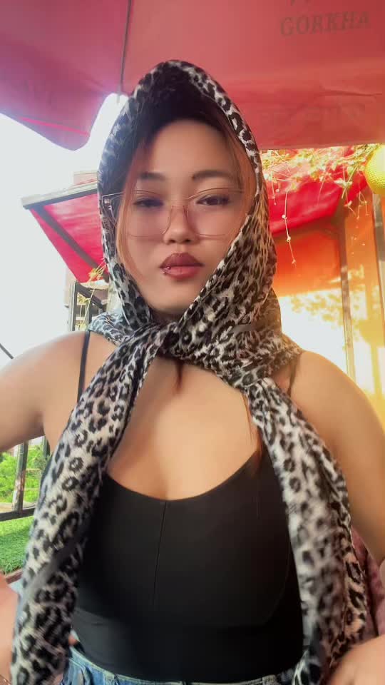 @🦦