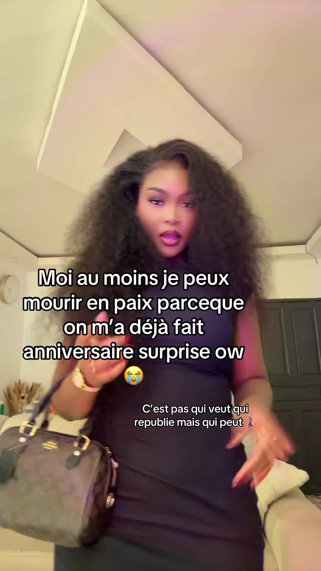 @ESTELLO 🖤🥀