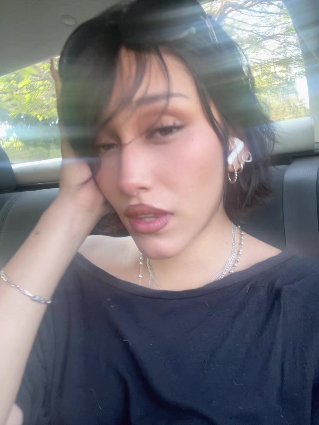 @bi
