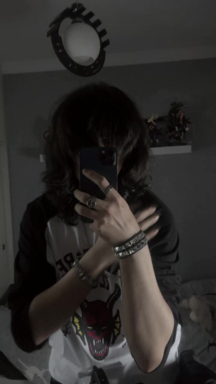 @blooodyravenn