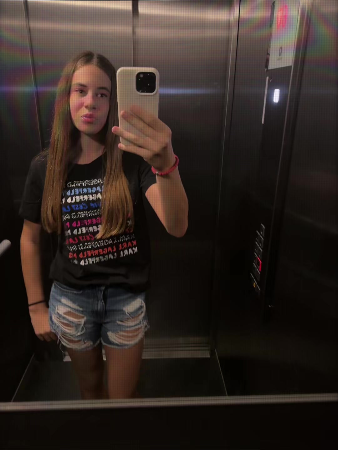 @Saraa