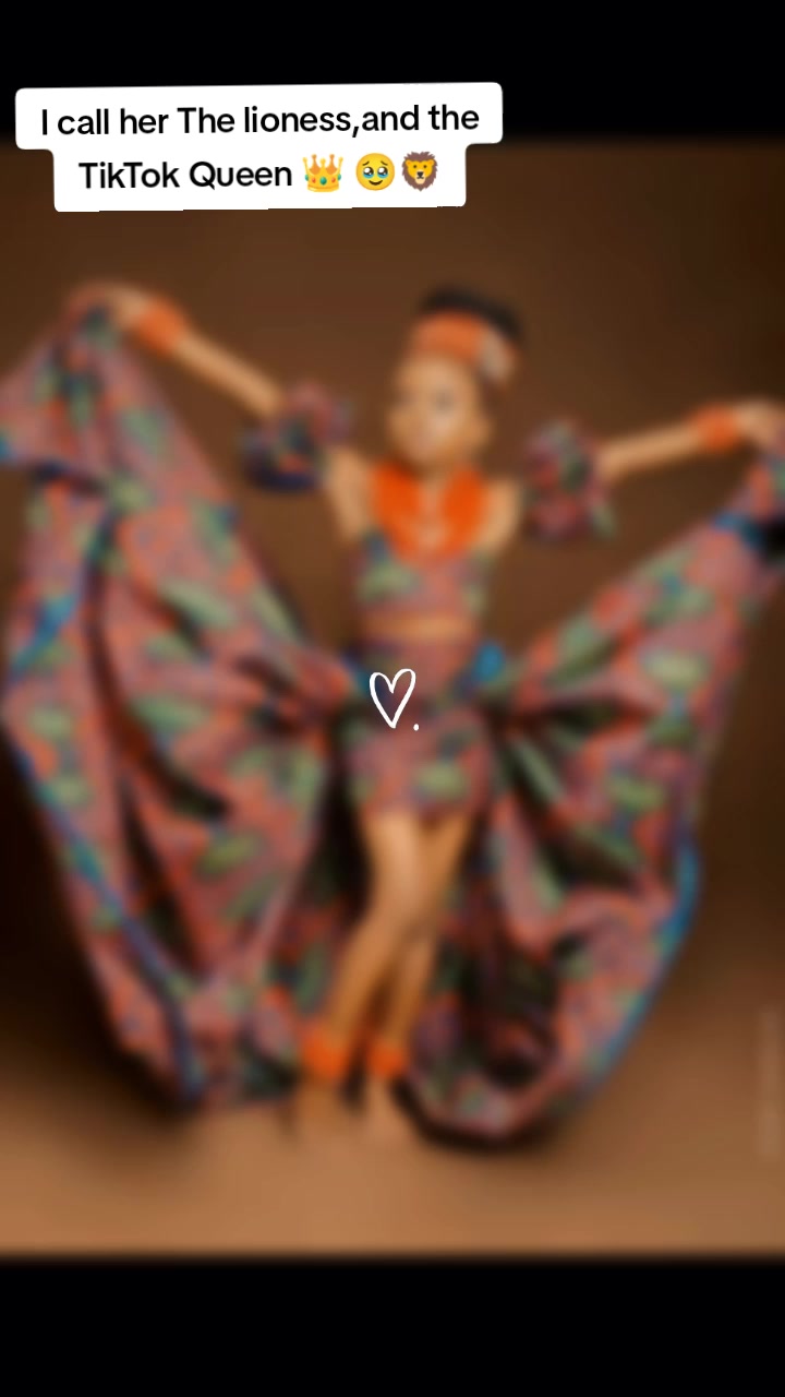 @TASHA 💜🧡💙🦁