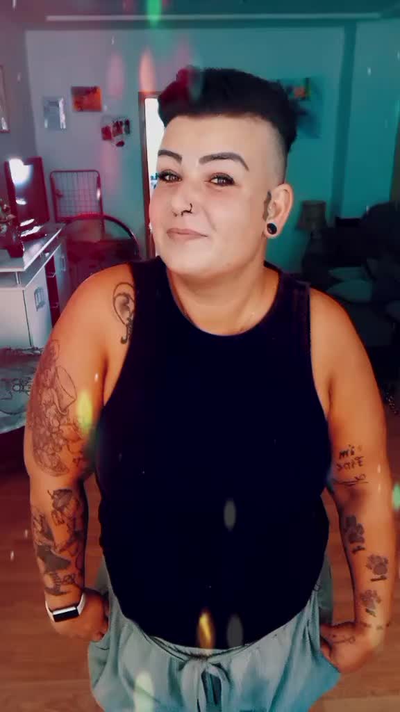 @Sarah🩷💛🩵