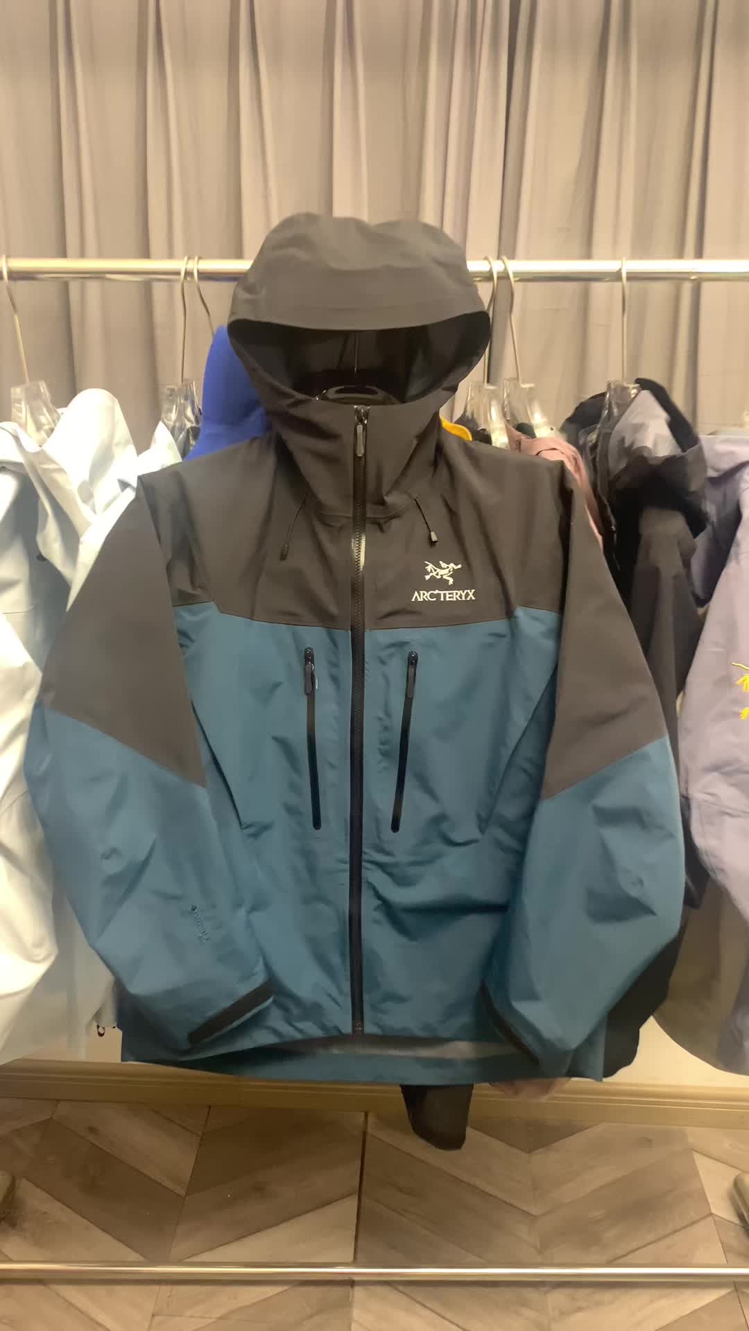 @skiingjacket