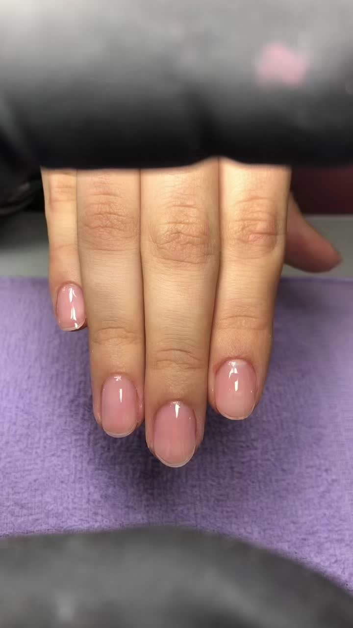 @Ari Nails