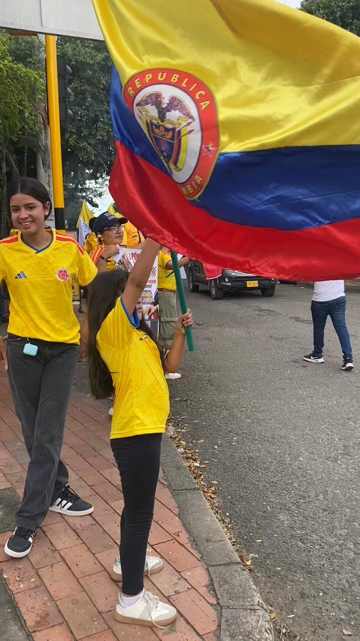 @#FirmePorLaPatria