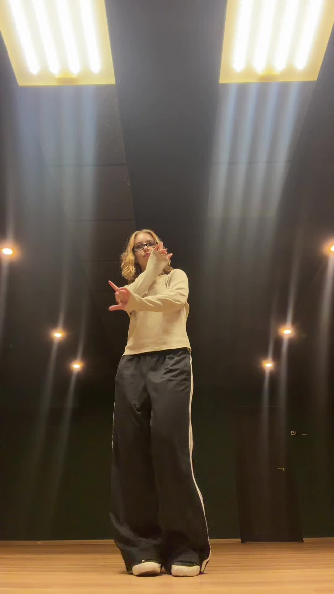 @Лера🦦