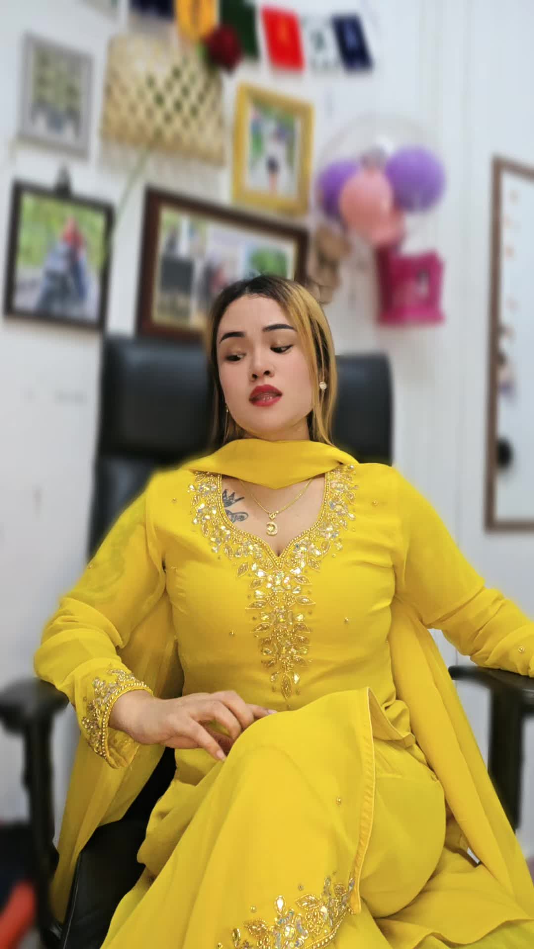 @👑🌸Blonsya रानी🌸👑