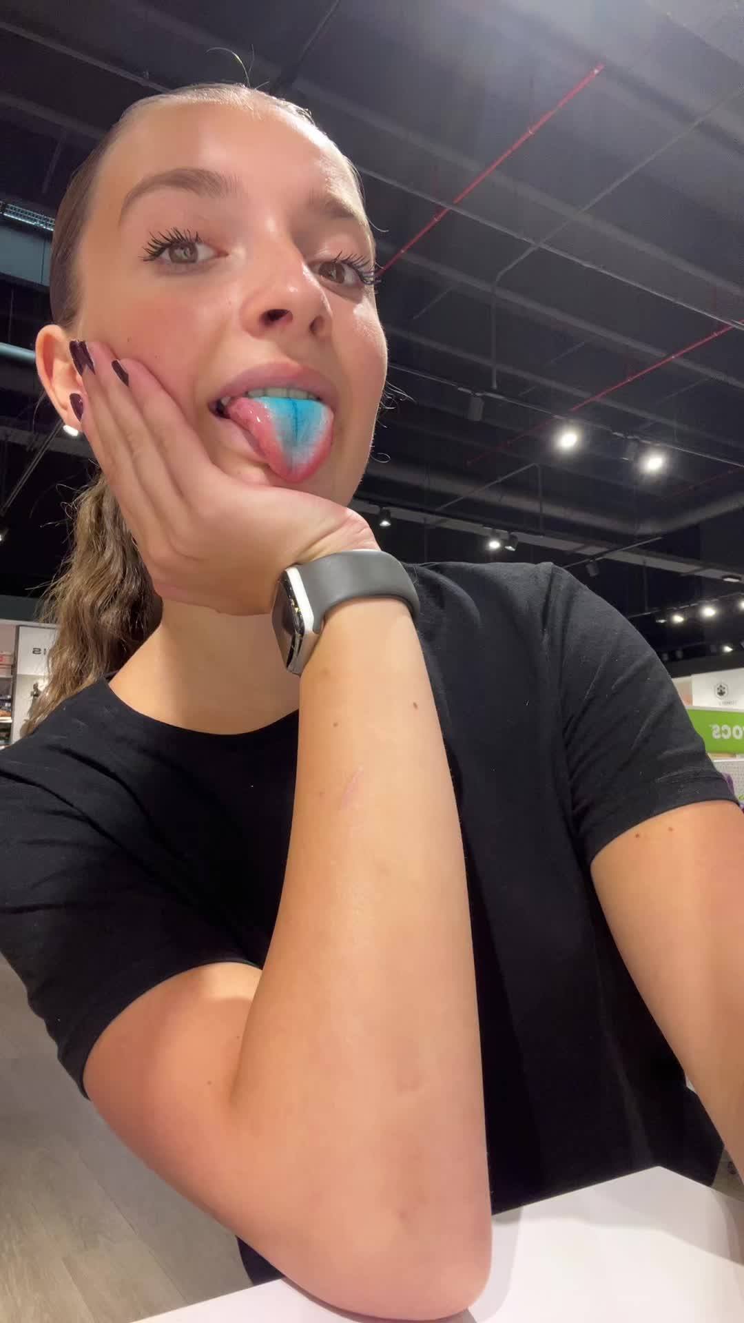 @nicolee
