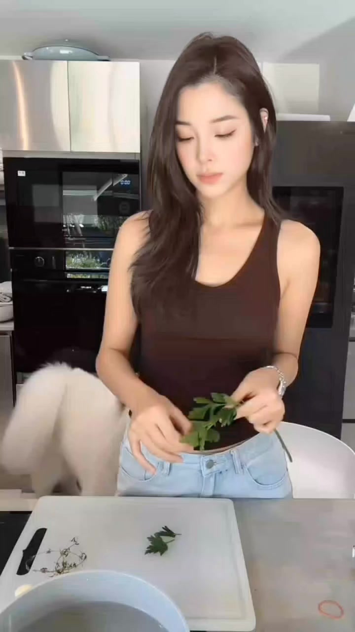 @𝗔𝗻𝗴𝗲𝗹𝗮 𝗖𝗮𝗻𝗱𝗶𝗰𝗲