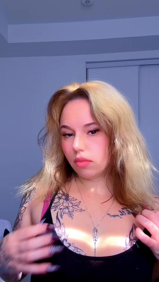 @Miss_tattedbabygirl