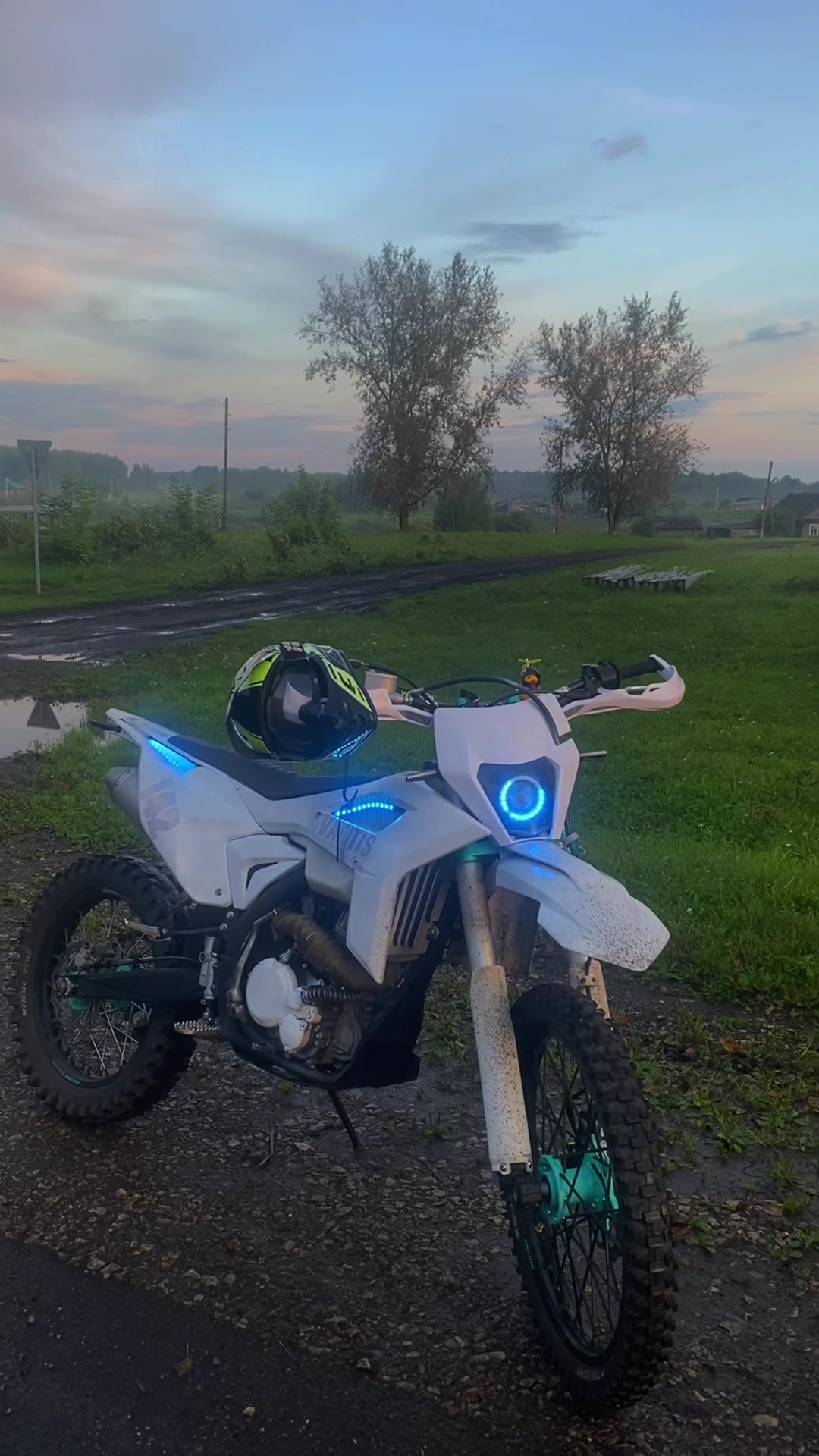 @AVANTIS TMT-TheMotoTeam