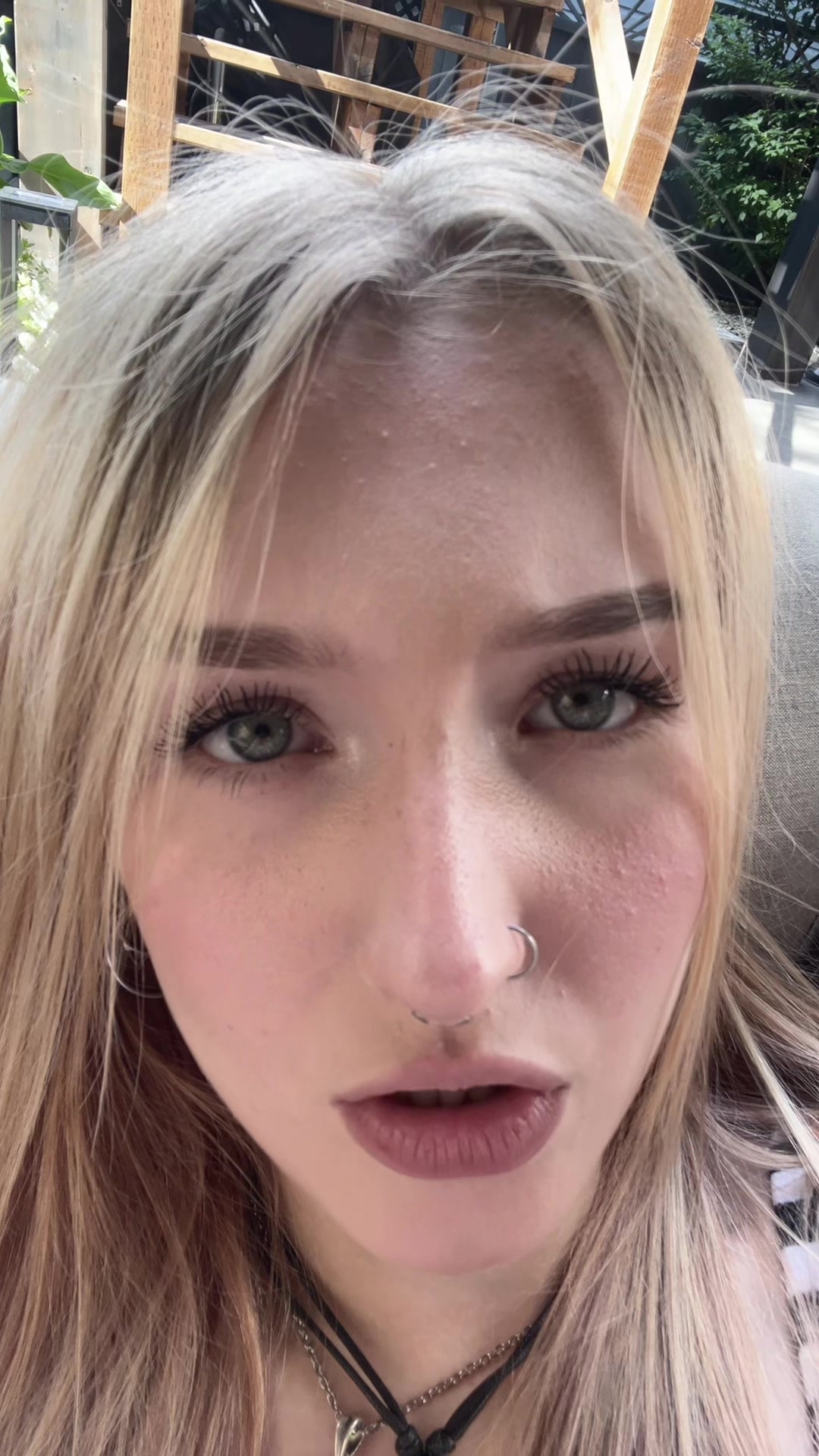 @lo