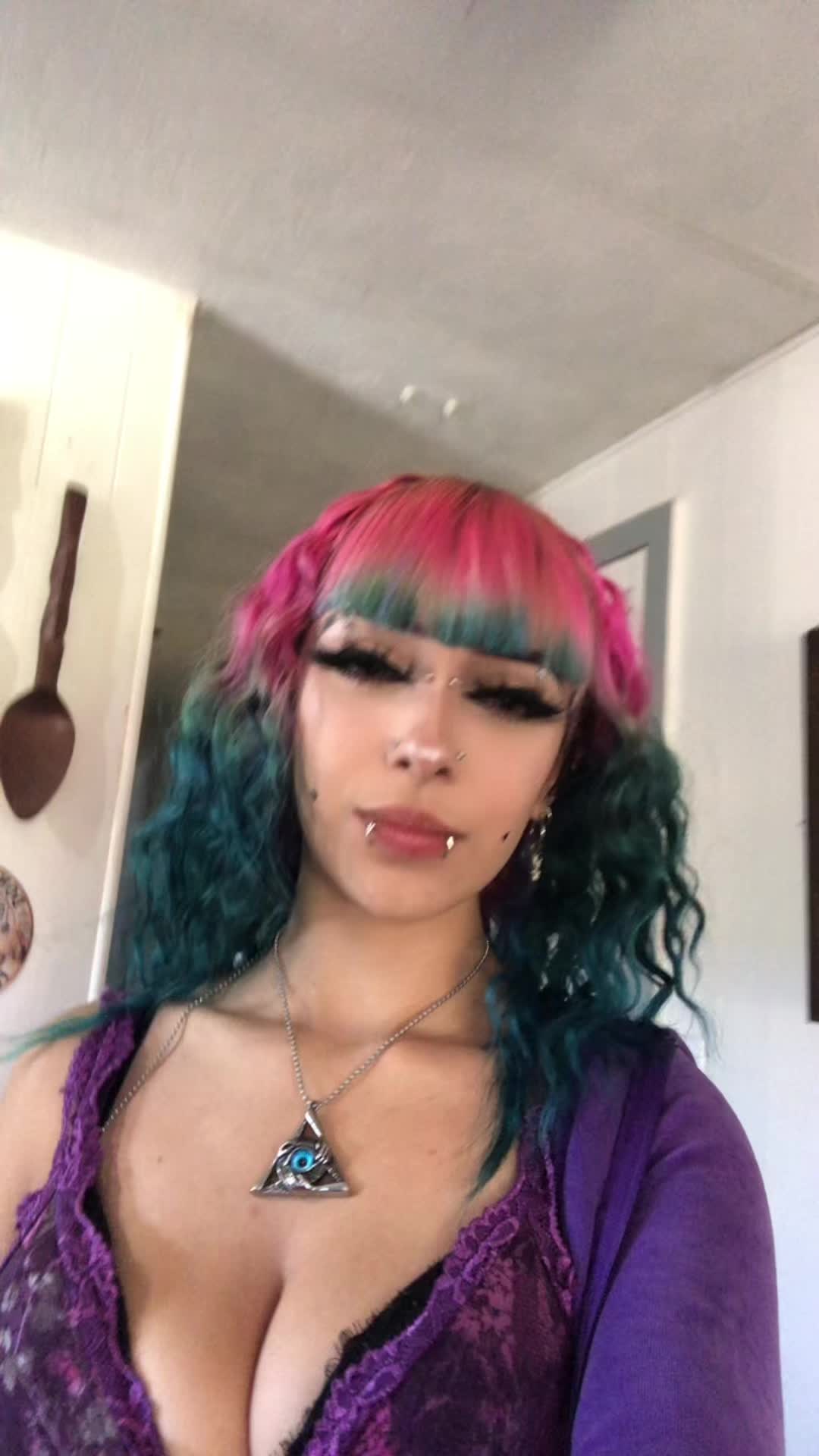 @Jessalyn