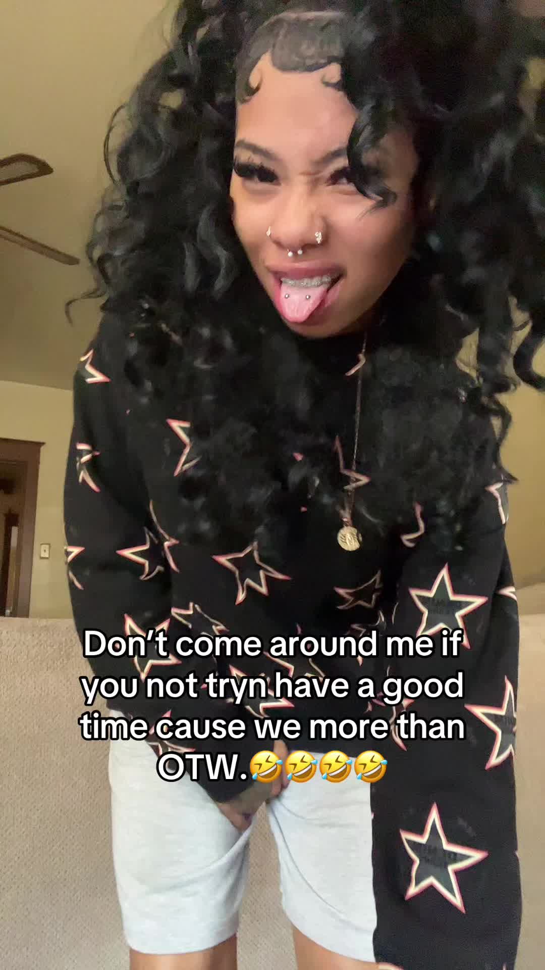 @ʎzɐɹqxɐuuɐǝʅʅᴉ🫦