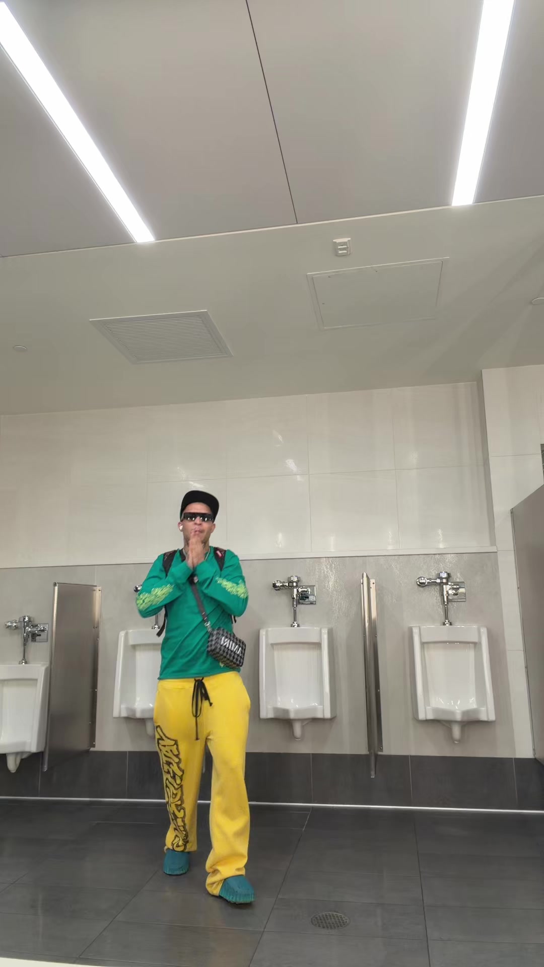 @JeyOne