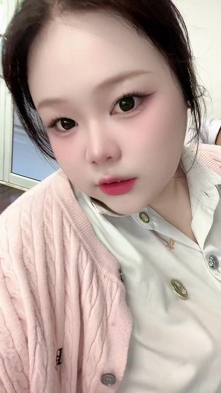 @ปิ่นที่แก้มแดงๆ