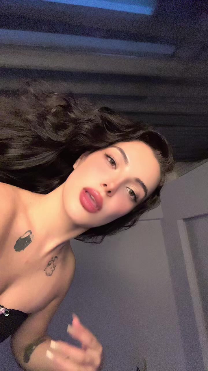 @Özgemssi 💅🏻