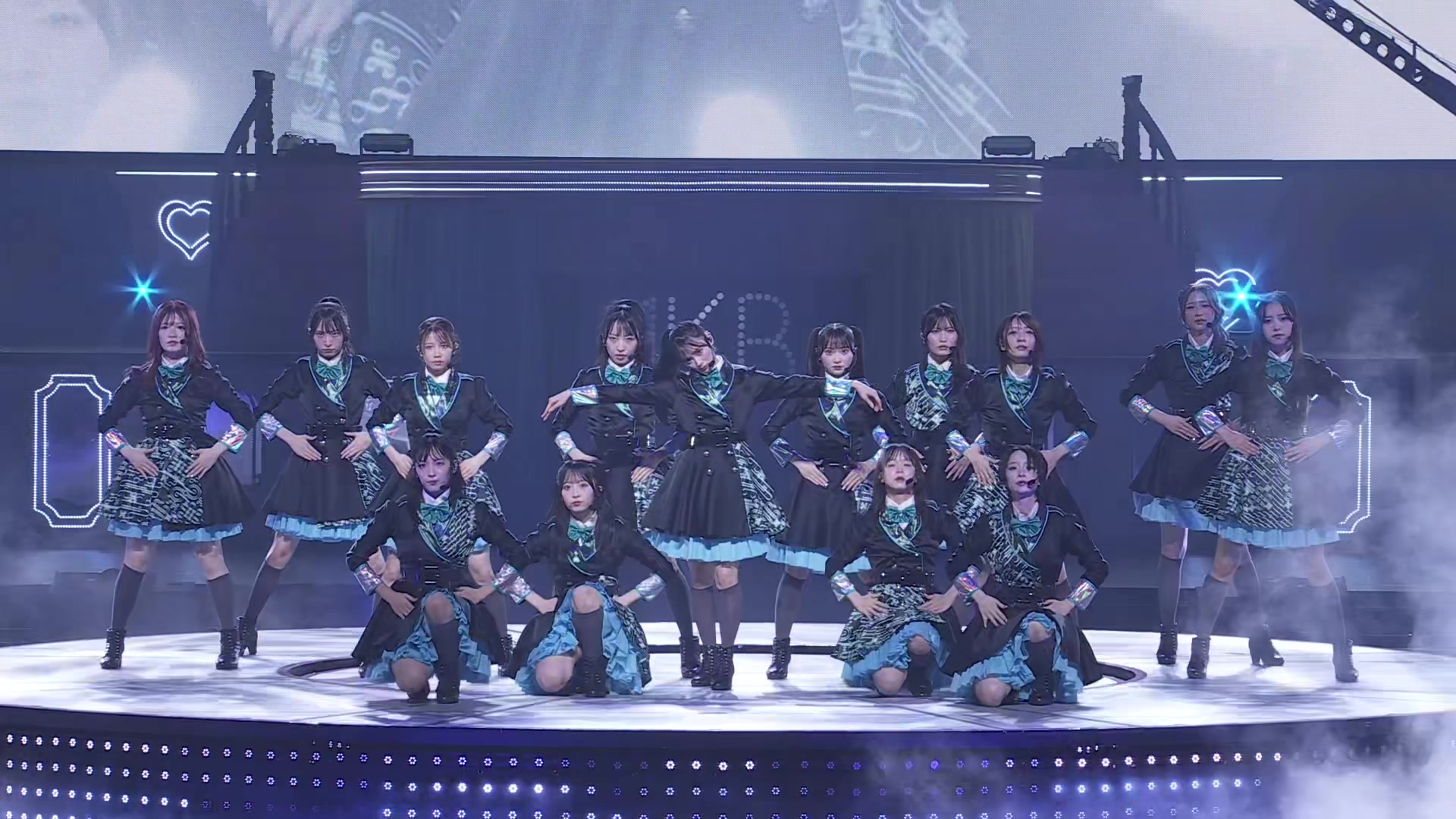 @AKB48