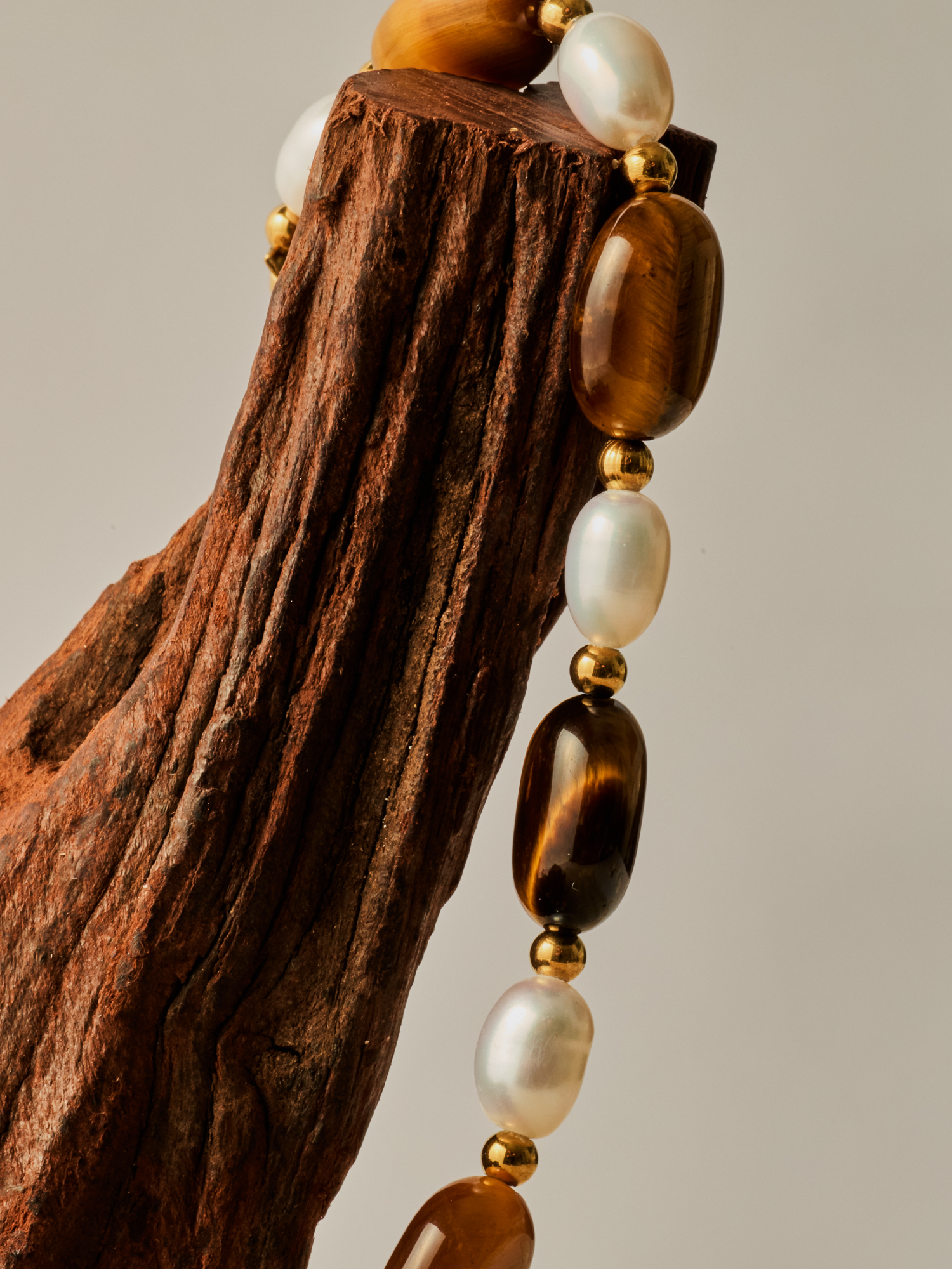 @aiori.co | clip-on earrings