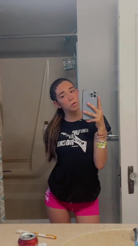 @シ