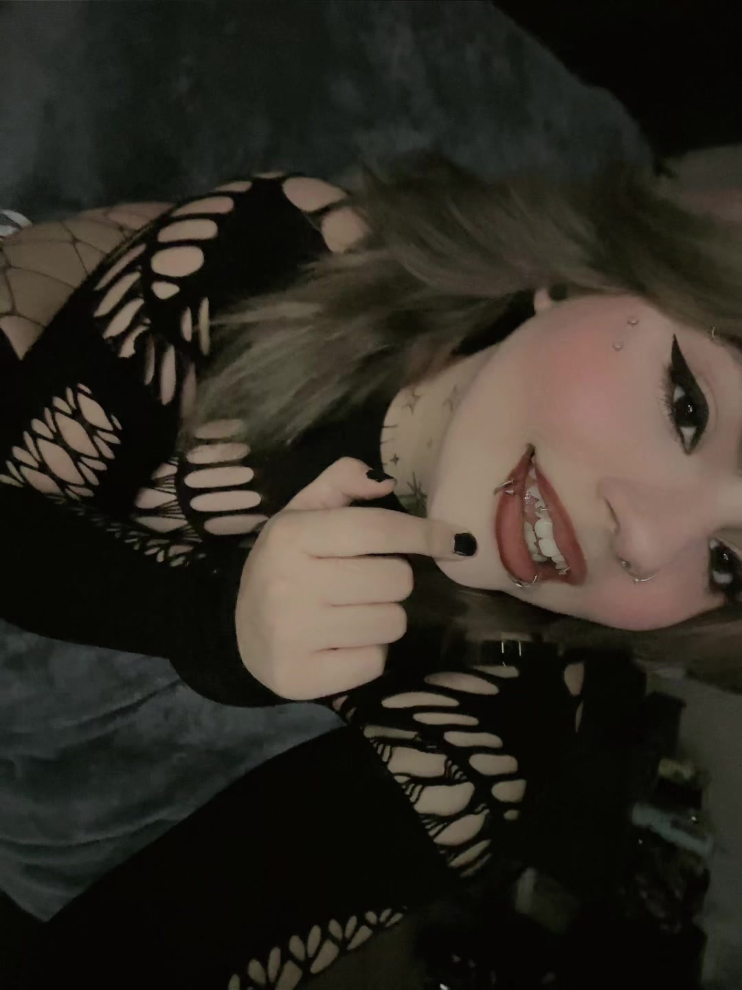@Dead_hamster_puxxy
