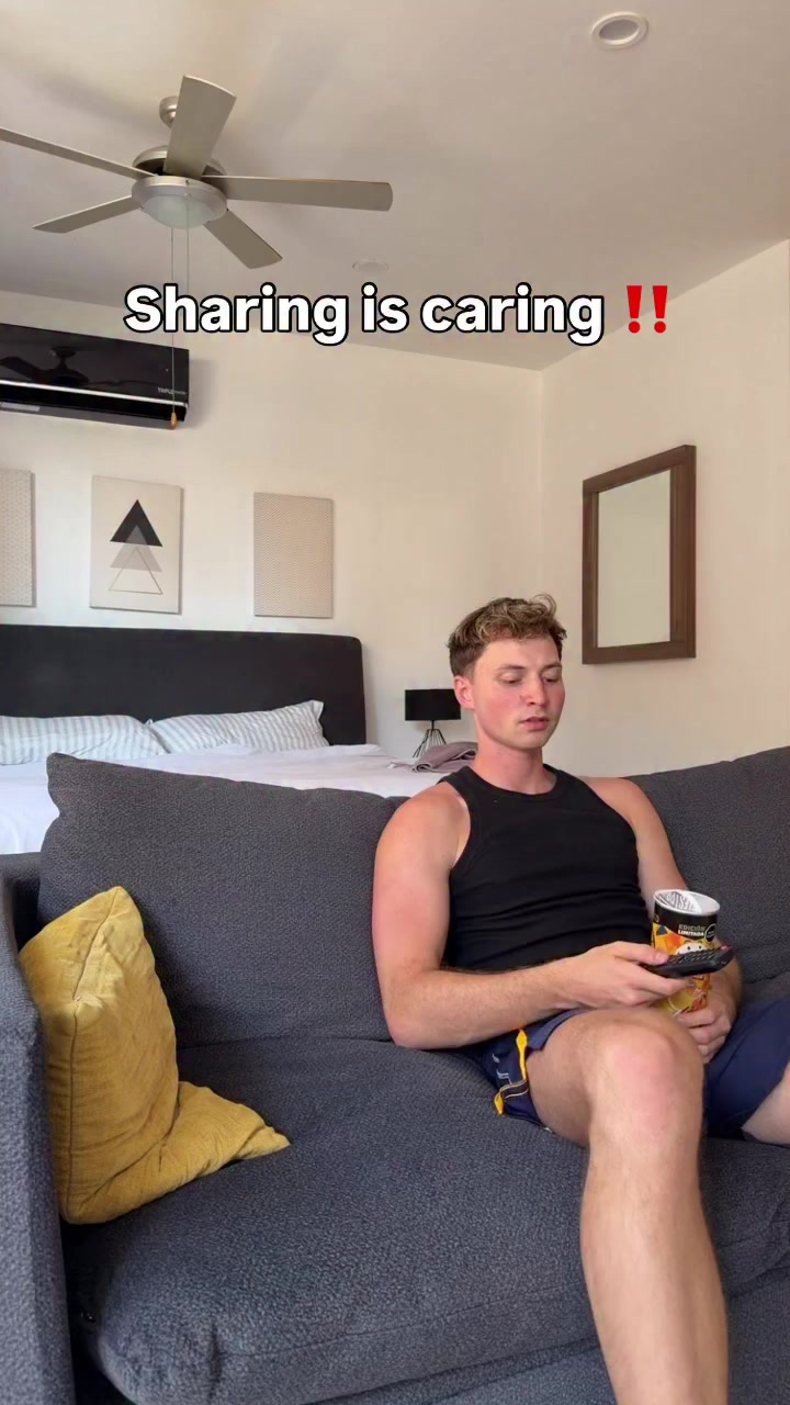 @Czechgaytwins1