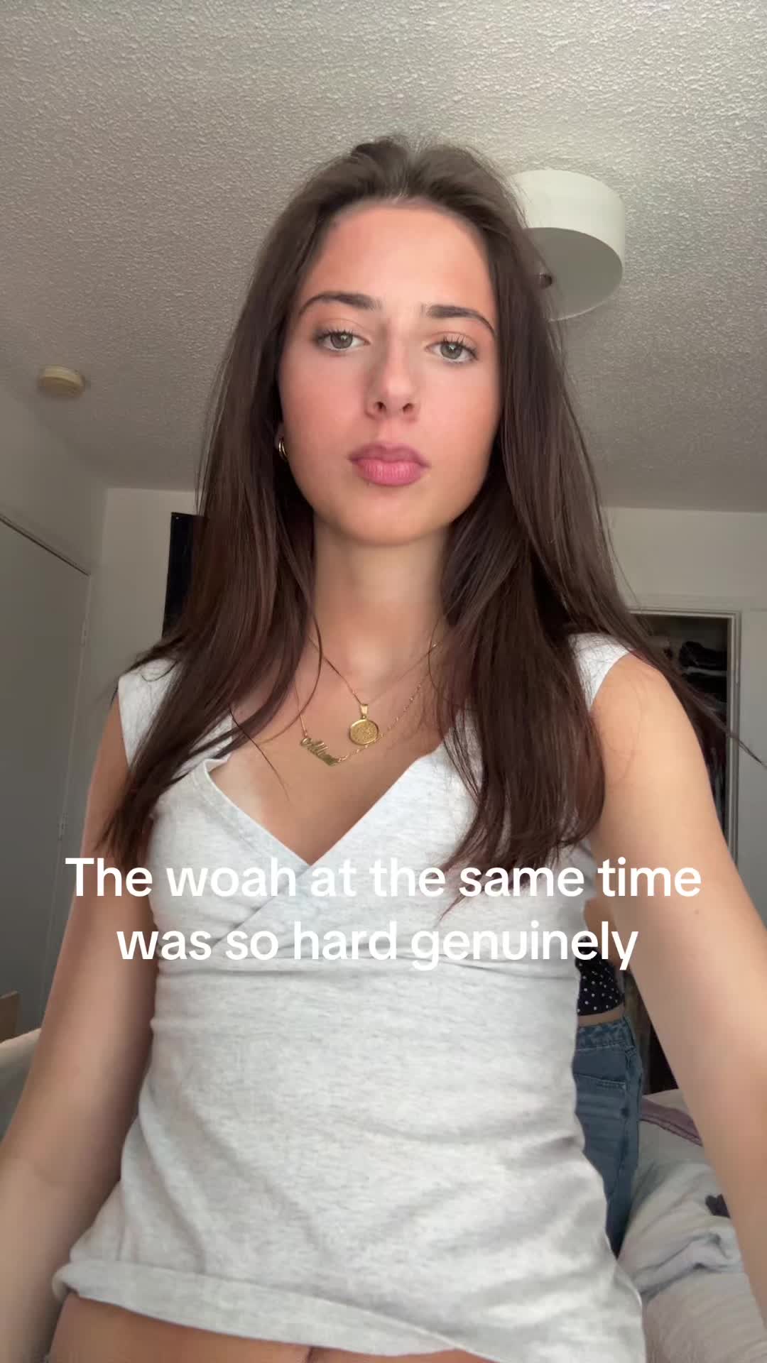 @Adora