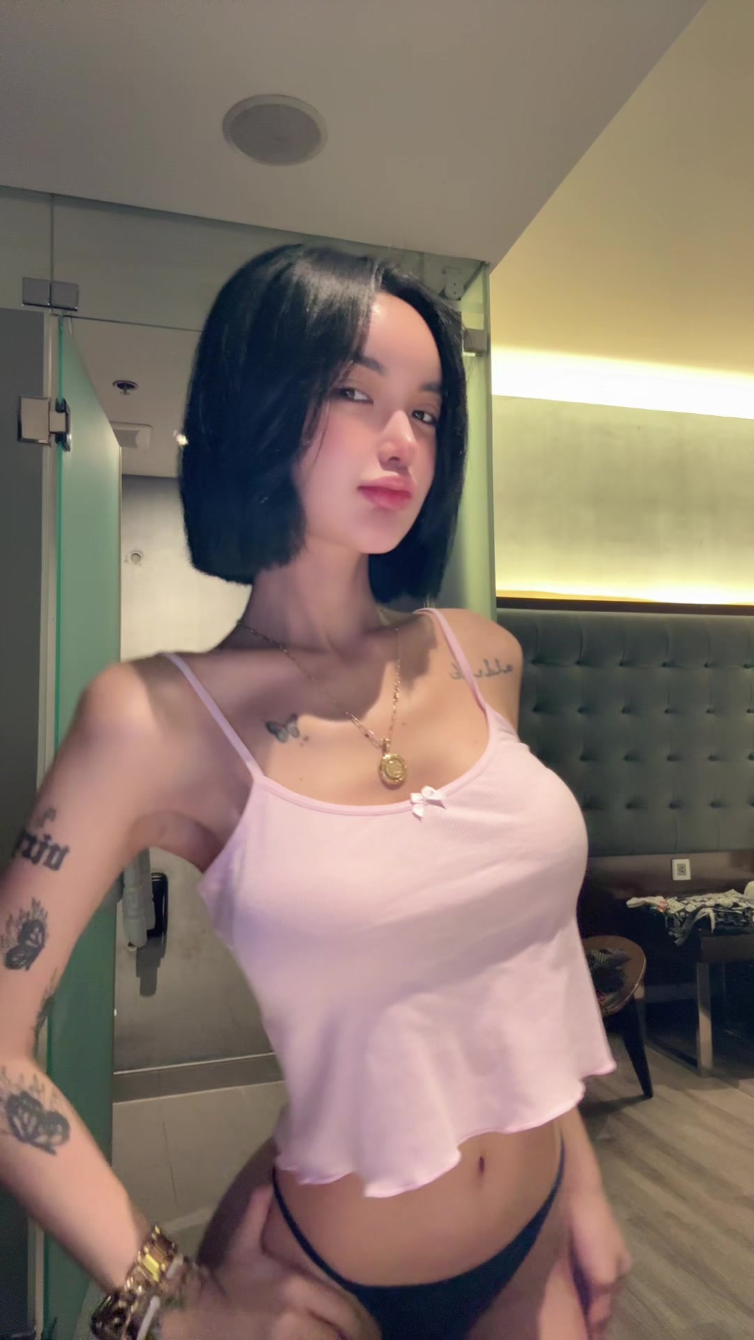 @holly.mo11y