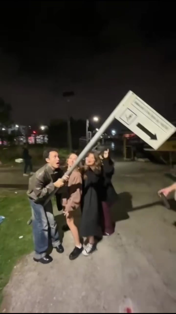 @&Ouml;z&uuml;n
