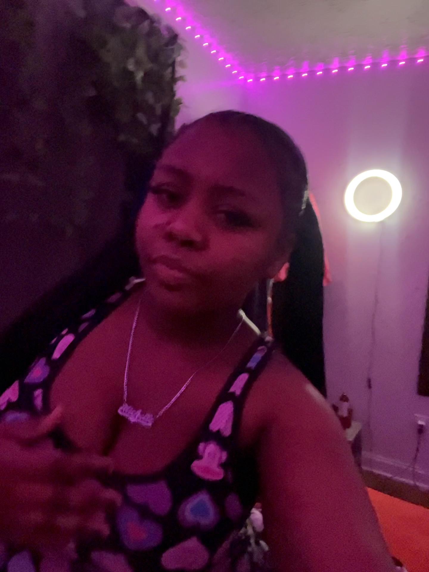 @checkonchelle