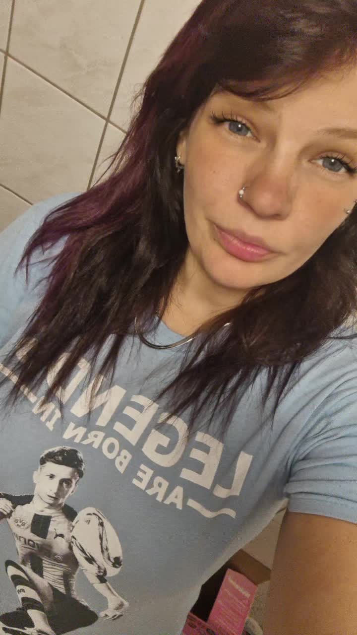 @🎀Verr&uuml;cktesWeib🎀