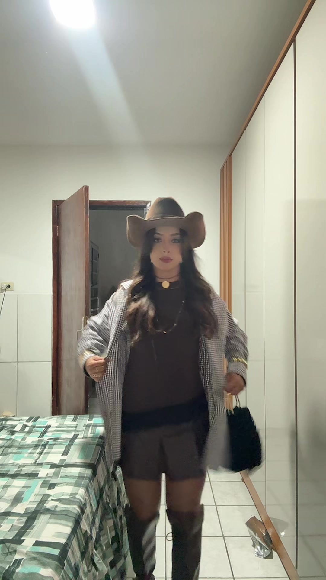 @Larakawanna
